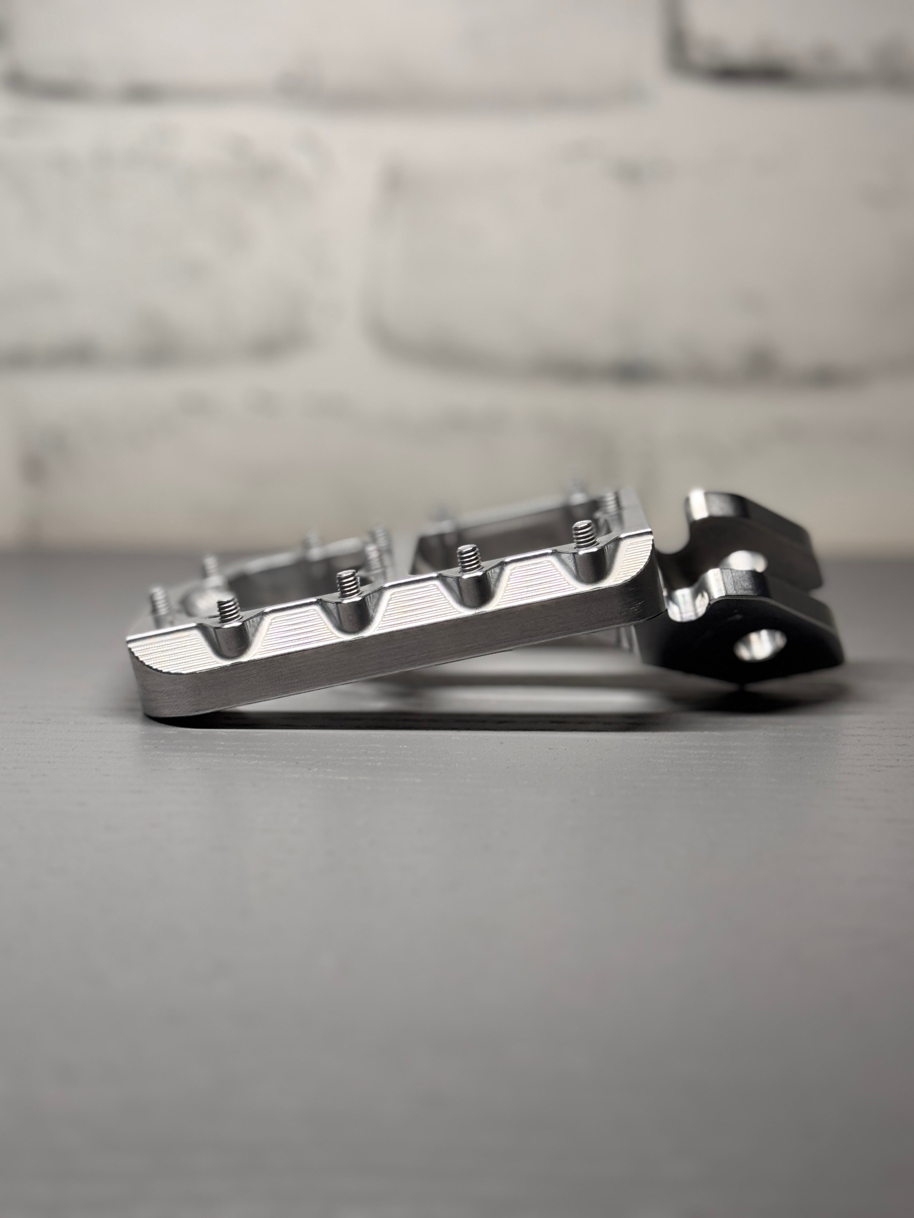 WAVE WIDE PEGS RAW BACK ORDER