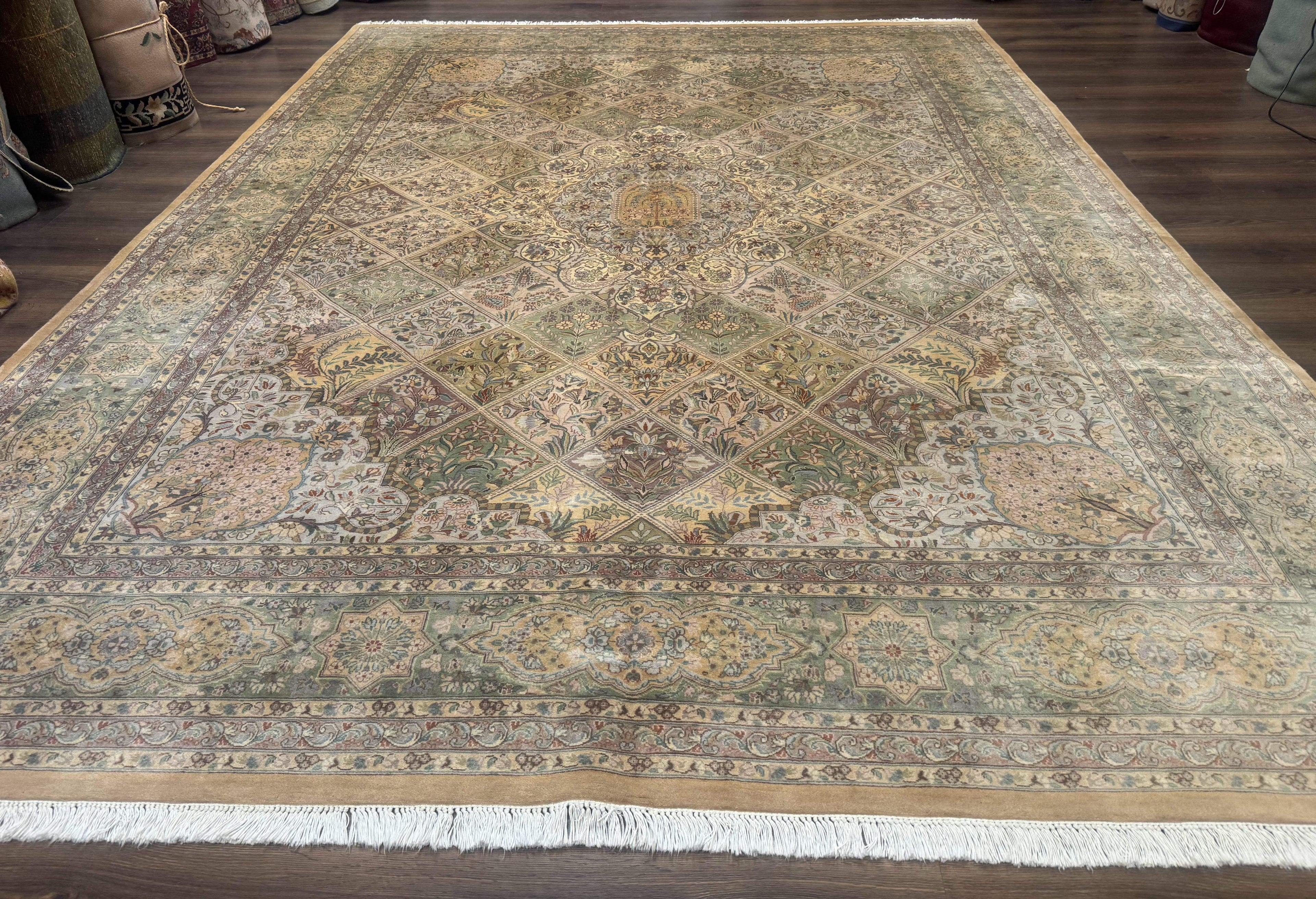 Pak Persian Rug 9x12, Diamond Panel Design, Fine 225 KPSI, Wool