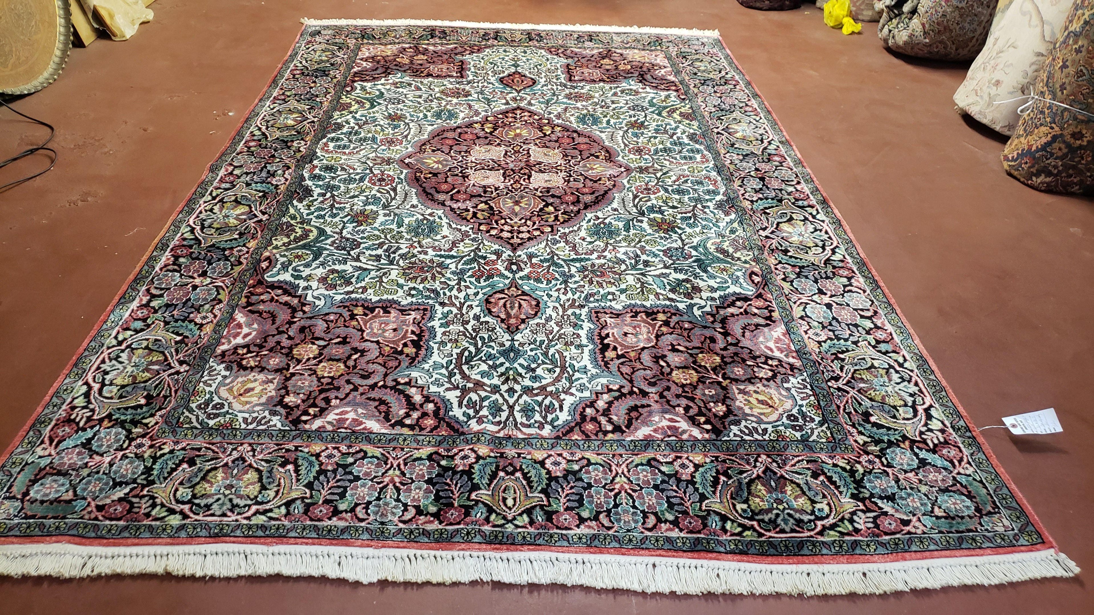 Indian Kashmiri Silk Rug 6x10, Ivory, Floral Medallion