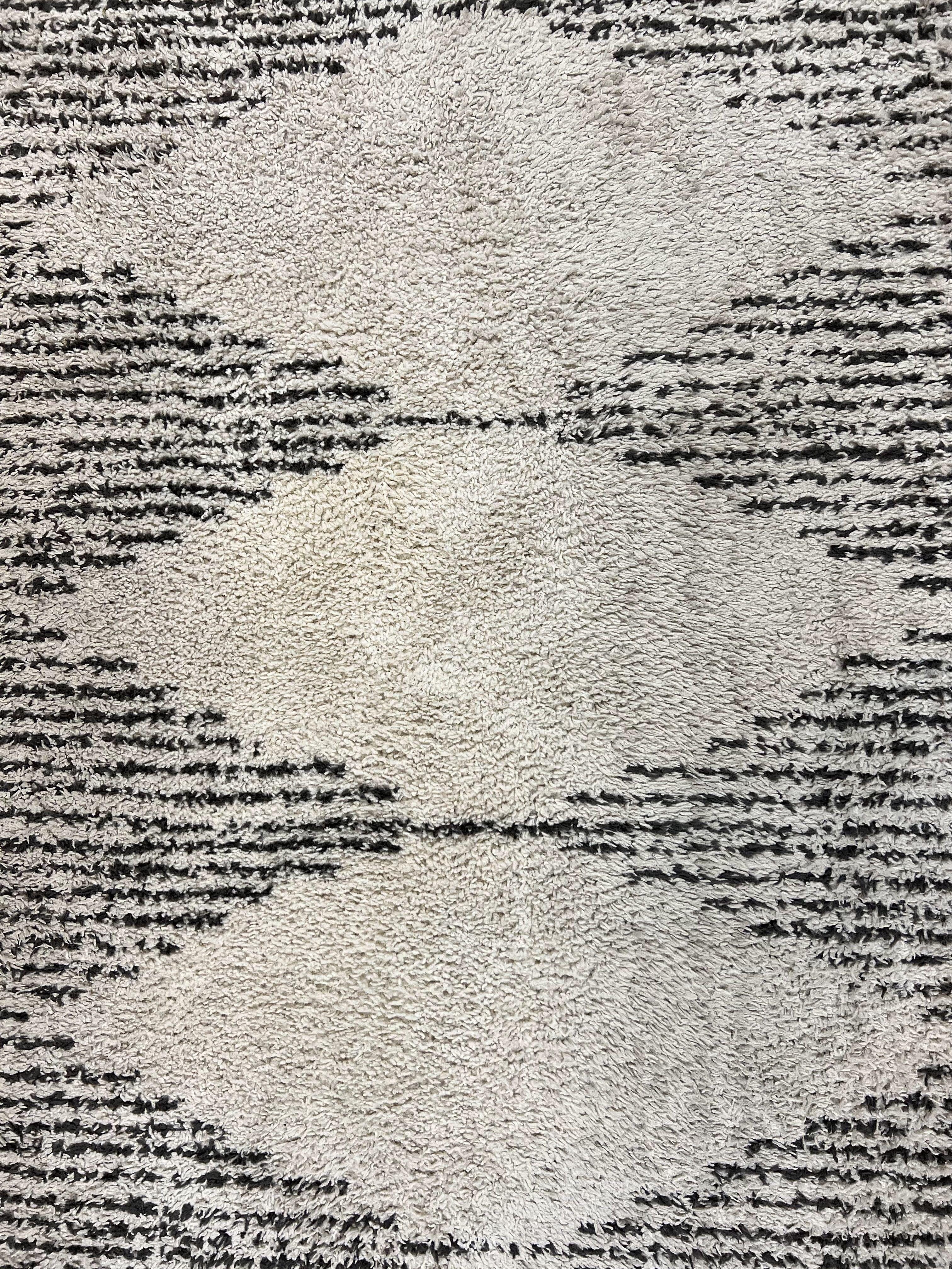 Shag Rug 5x8, Off White and Black Modern Contemporary Shag Area Rug, Moroccan Style Rug 5 x 8 ft, Medium Sized Rug, nuLoom Rug