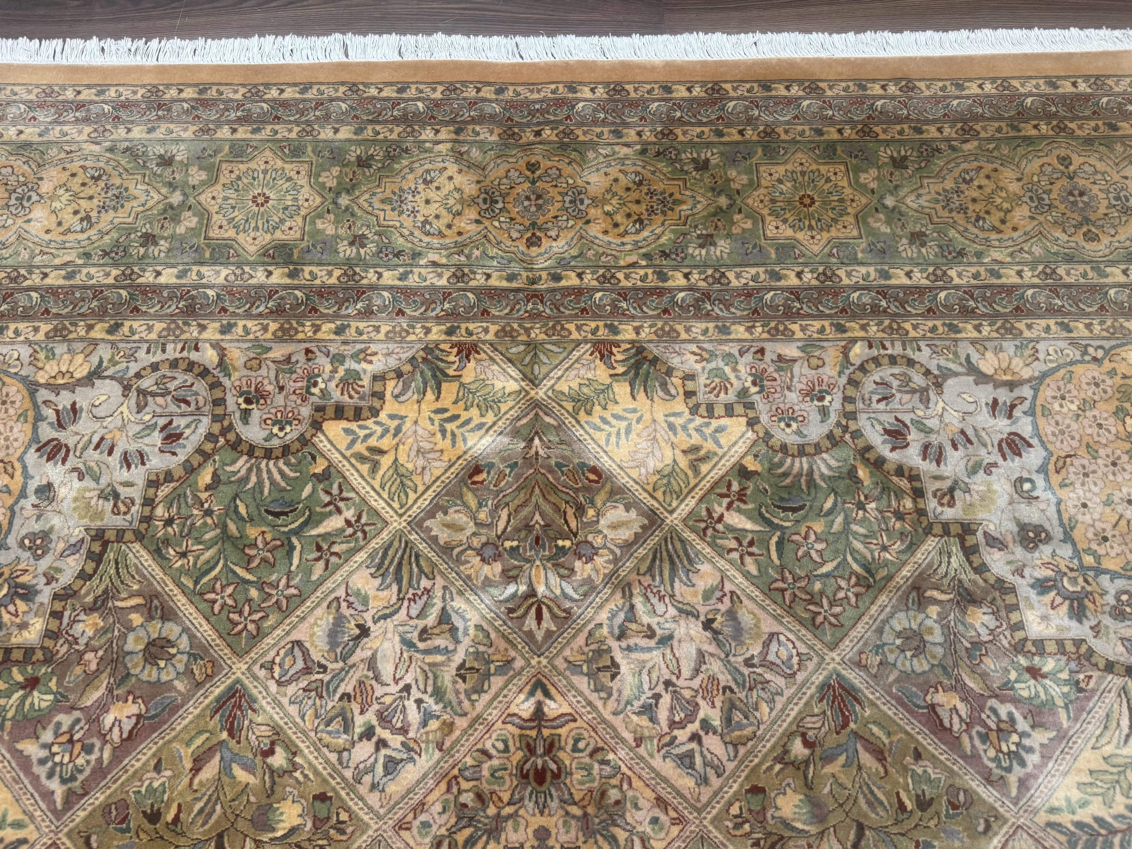 Pak Persian Rug 9x12, Diamond Panel Design, Fine 225 KPSI, Wool