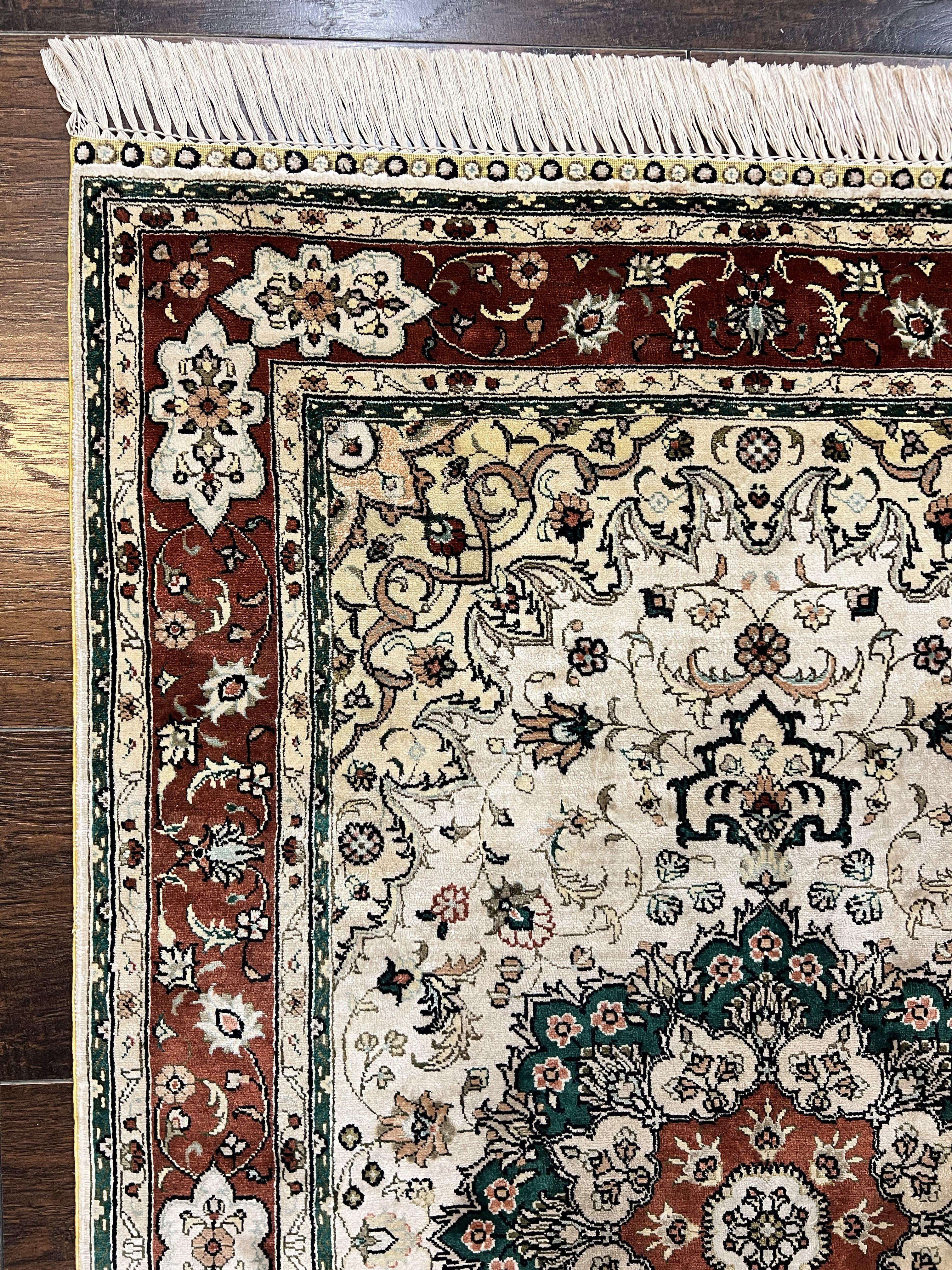 Silk Turkish Kayseri Rug 2.7 x 4, Floral Medallion, Fine Oriental Carpet, Small Vintage Rug, Silk Pile on Silk Foundation, Hand Knotted