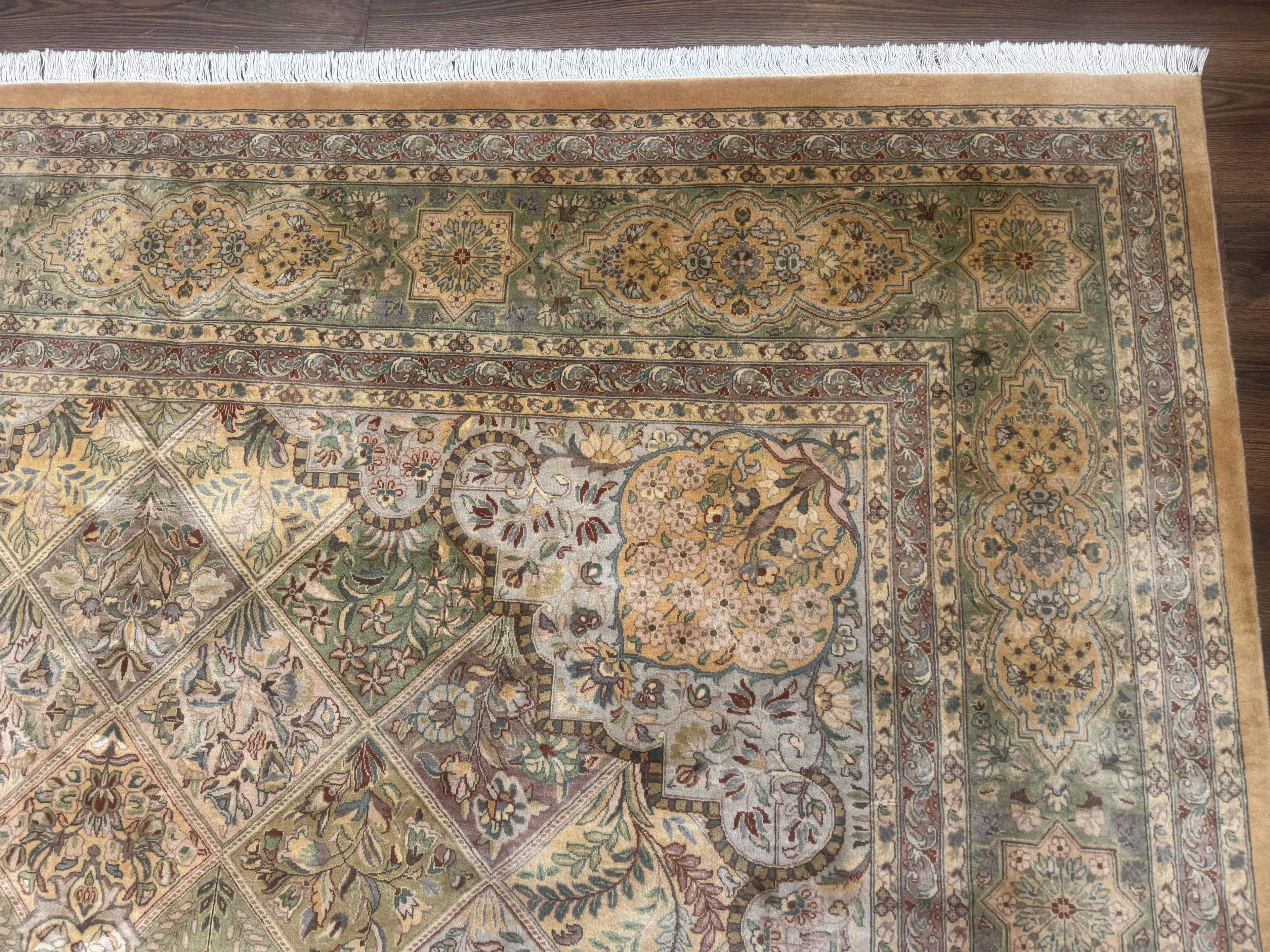 Pak Persian Rug 9x12, Diamond Panel Design, Fine 225 KPSI, Wool