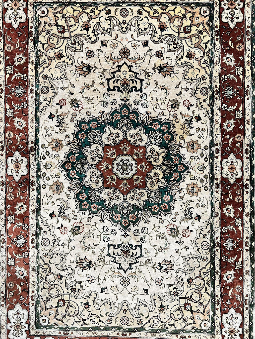 Silk Turkish Kayseri Rug 2.7 x 4, Floral Medallion, Fine Oriental Carpet, Small Vintage Rug, Silk Pile on Silk Foundation, Hand Knotted