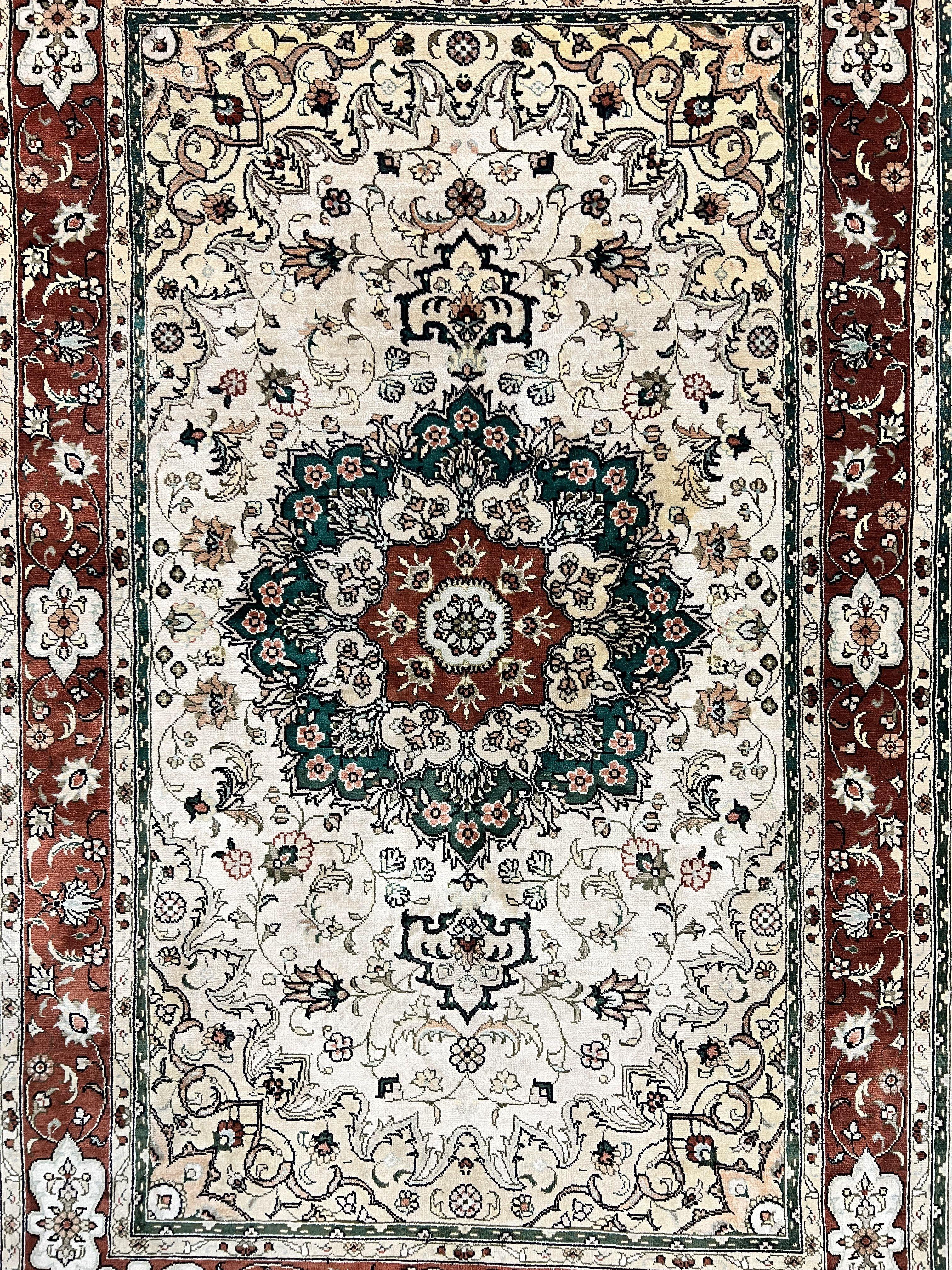 Silk Turkish Kayseri Rug 2.7 x 4, Floral Medallion, Fine Oriental Carpet, Small Vintage Rug, Silk Pile on Silk Foundation, Hand Knotted