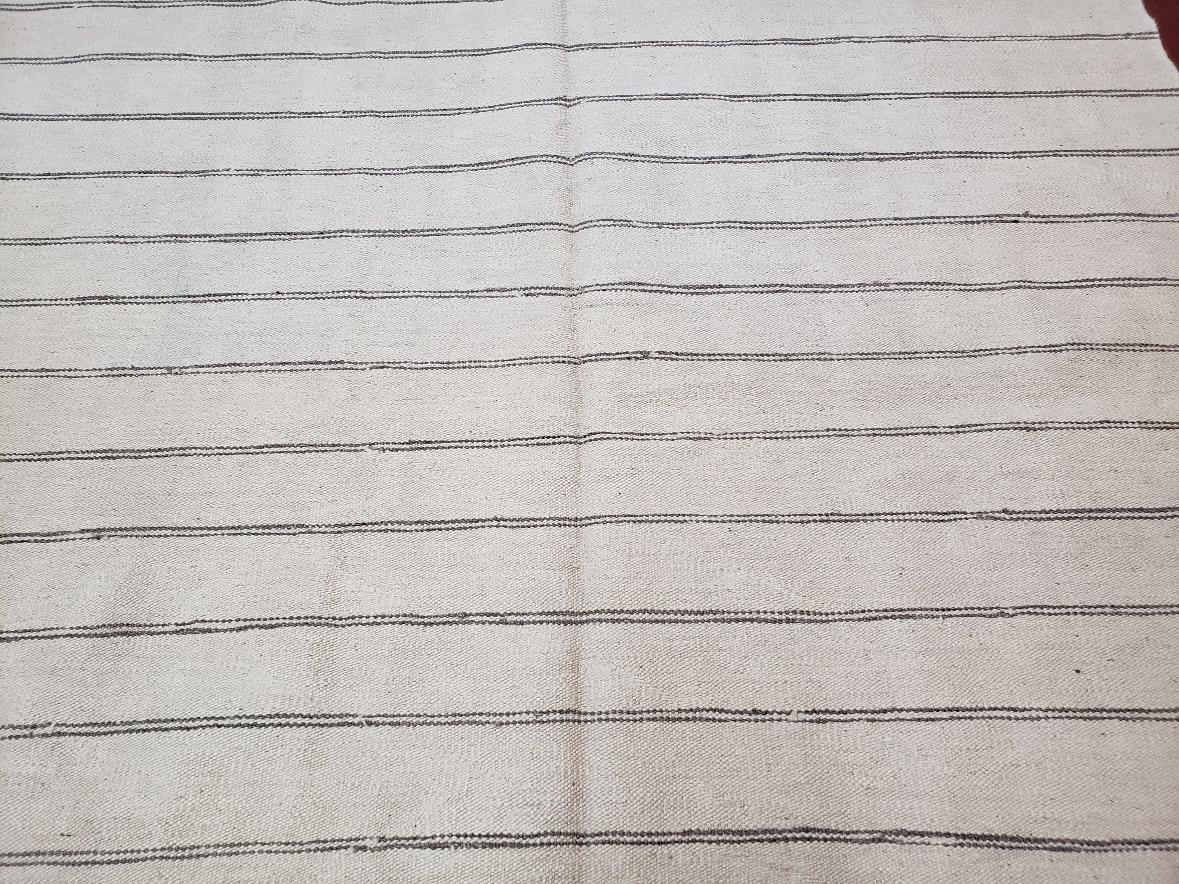 New Turkish Kilim Rug, Striped Area Rug, Southwestern Style, Off-white/Ivory Color, 5x8 Kilim Carpet, Hand-Knotted, Flatweave, Wool