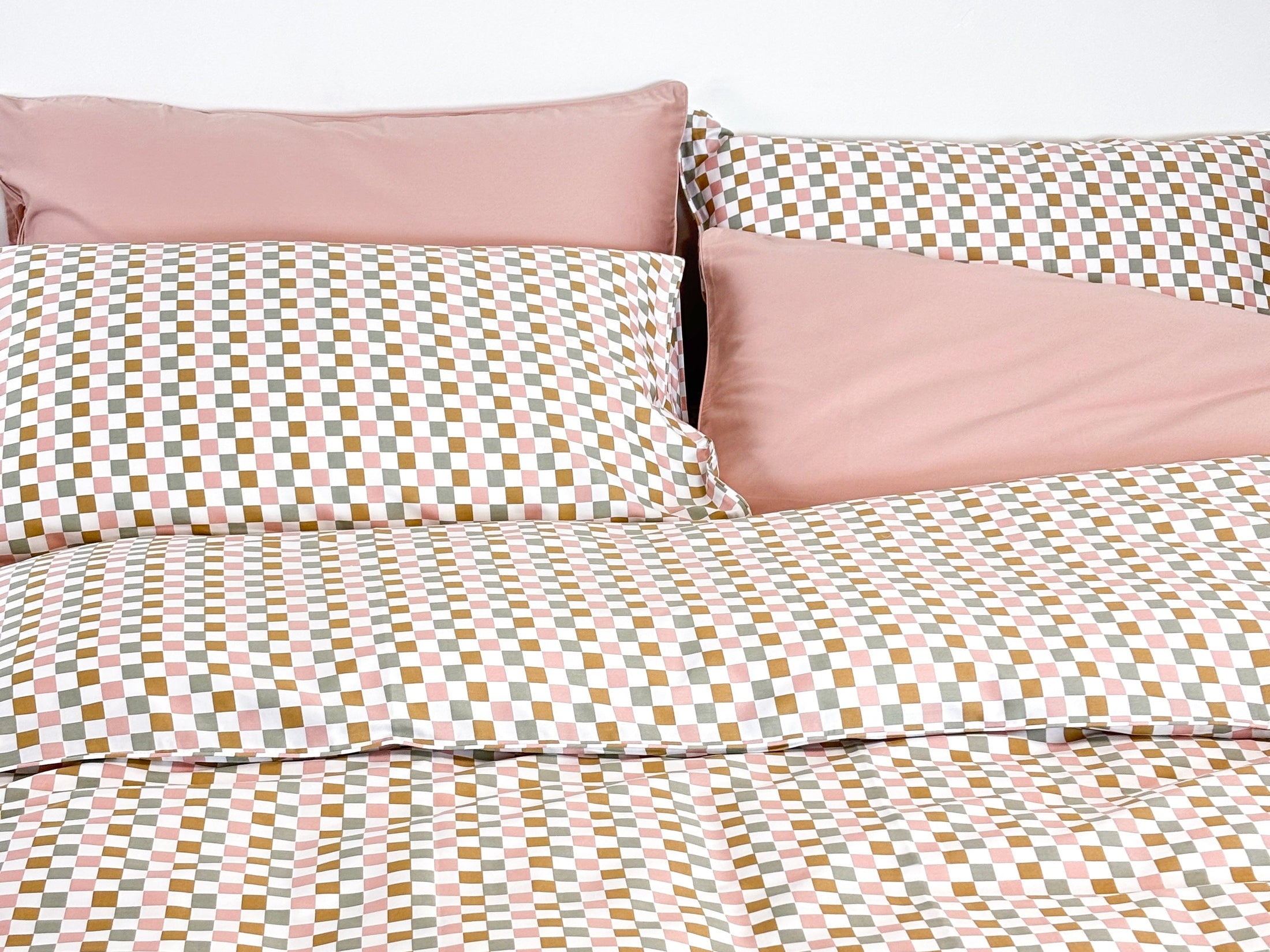 SHNUGGLE Bedding Set Colorful Checker