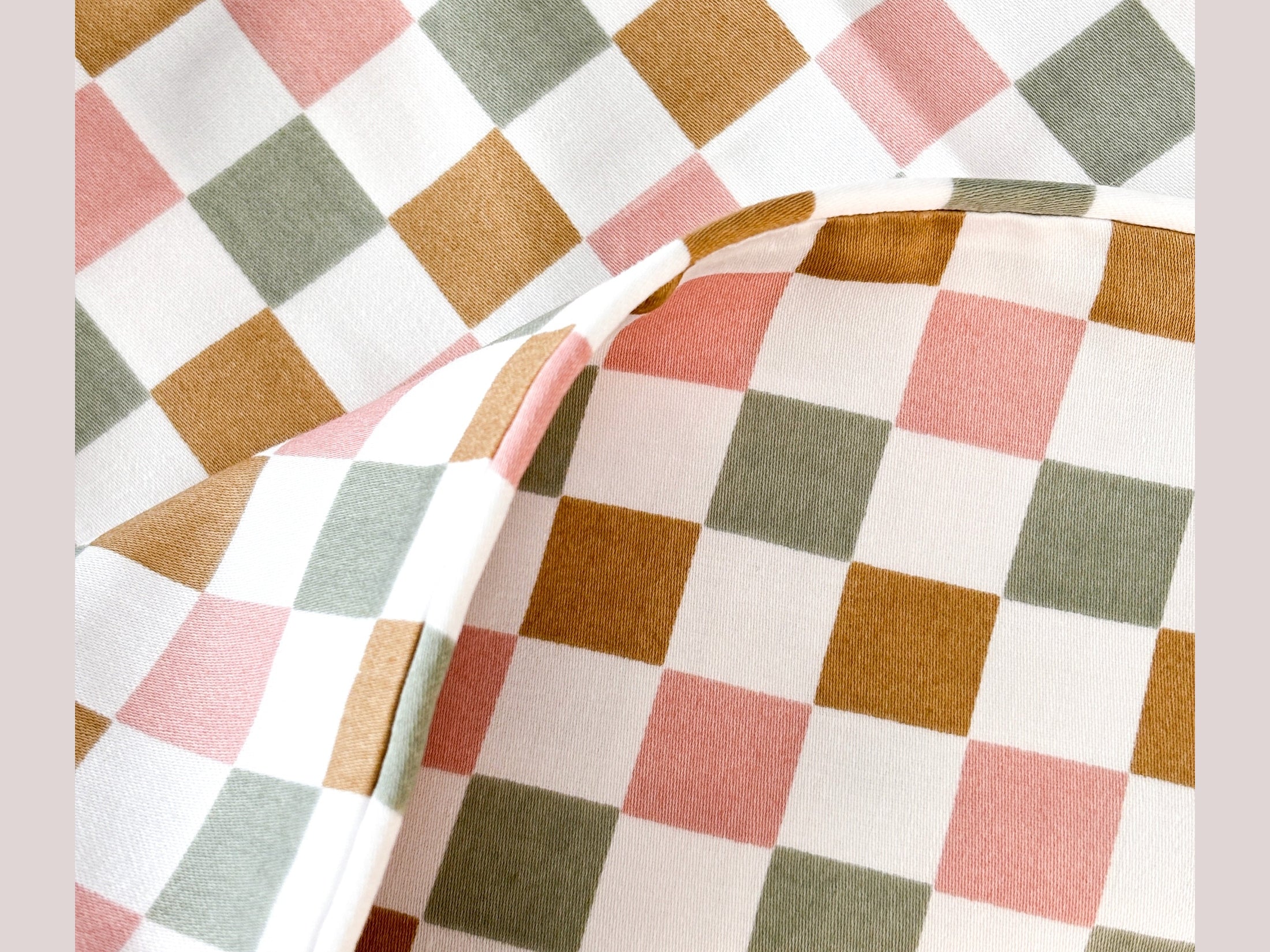 SHNUGGLE Bedding Set Colorful Checker