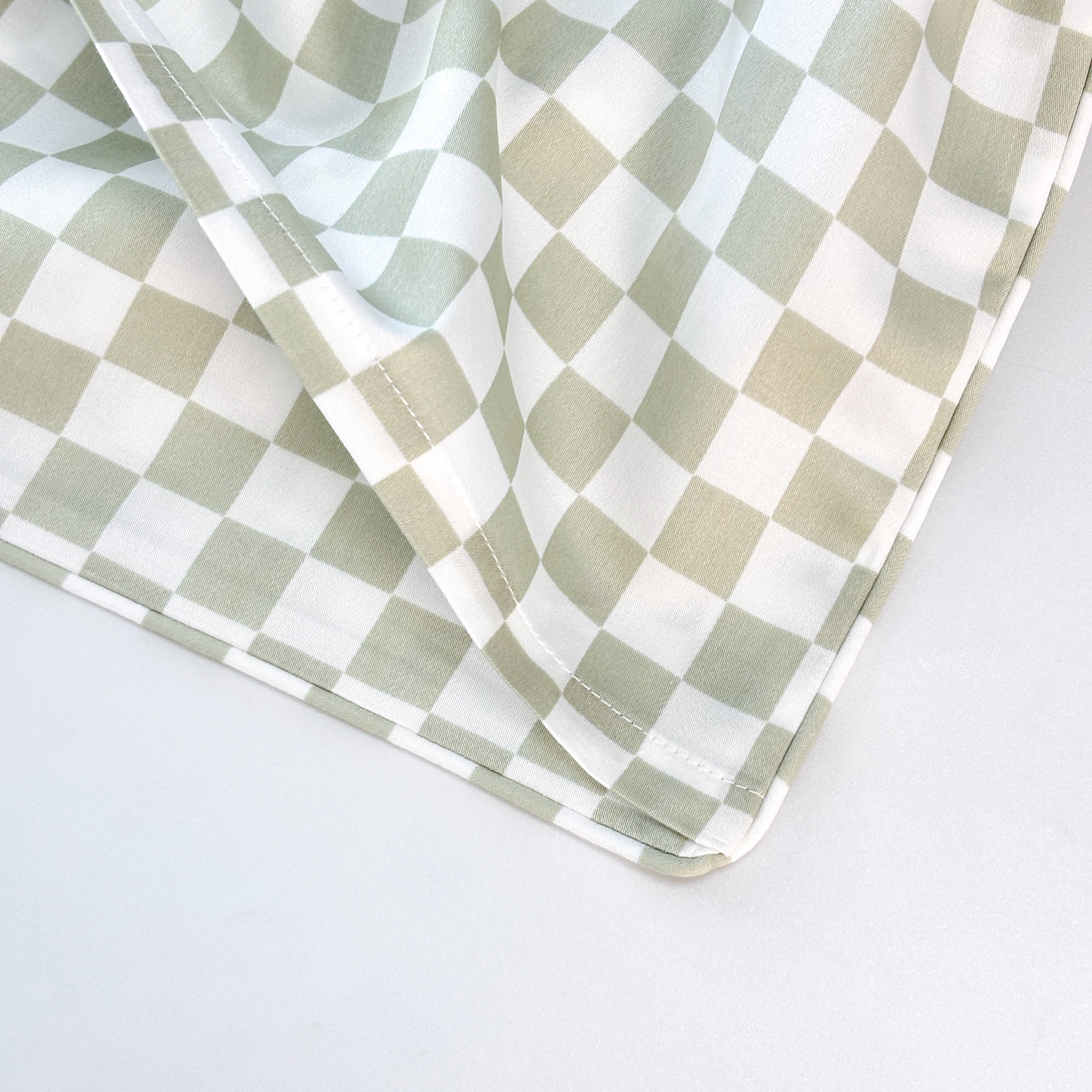 SHNUGGLE Bedding Set Sage Checker