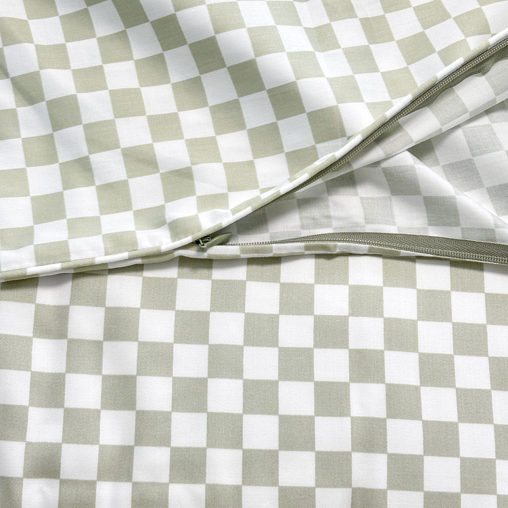 SHNUGGLE Bedding Set Sage Checker