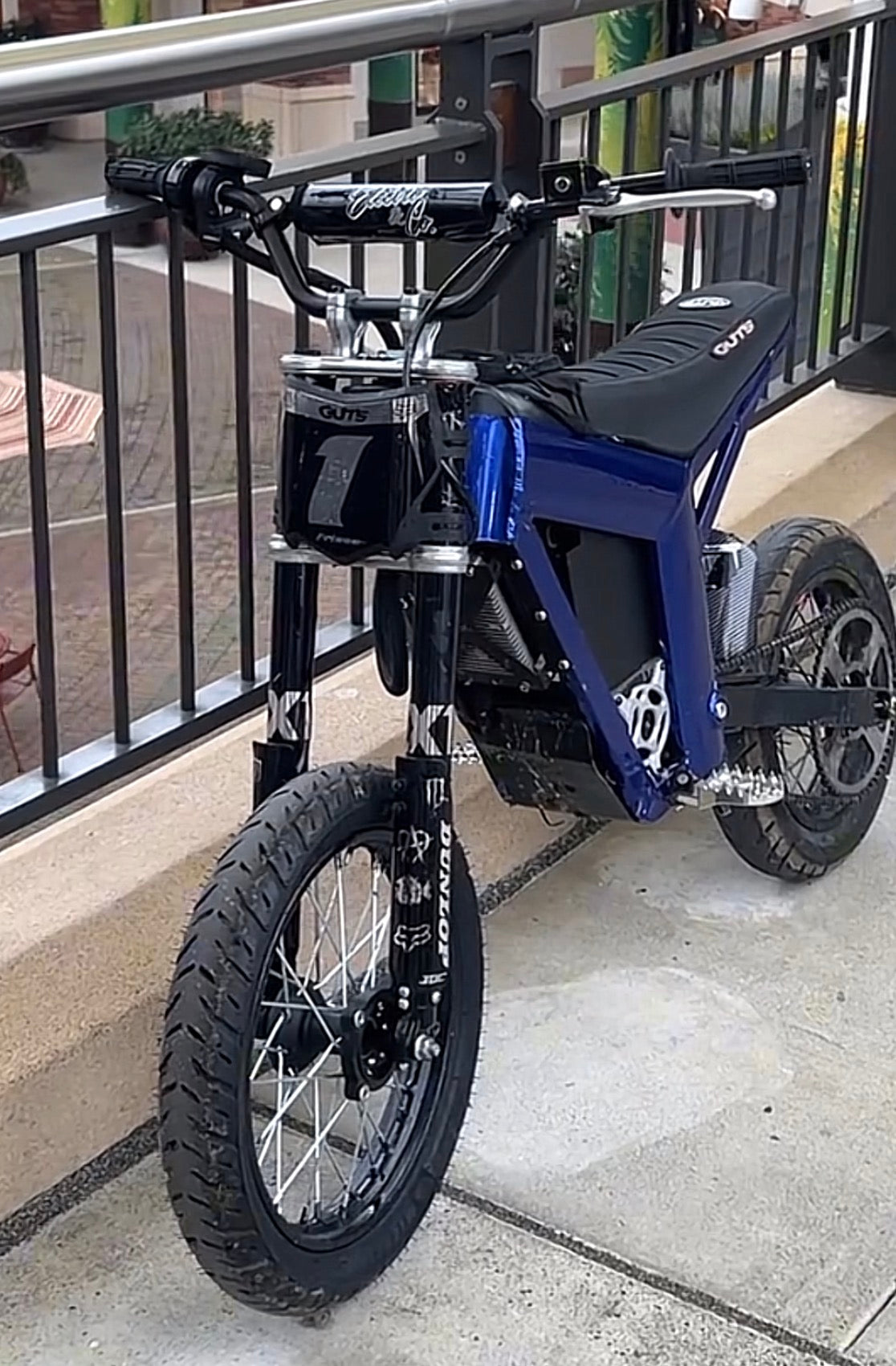Tuttio frame wrap