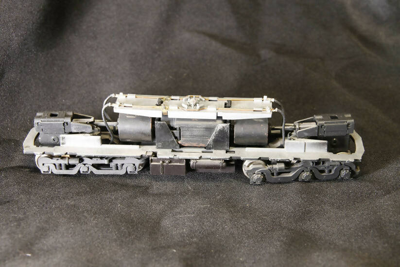 DL525 Side frames for narrowed Kato Chassis