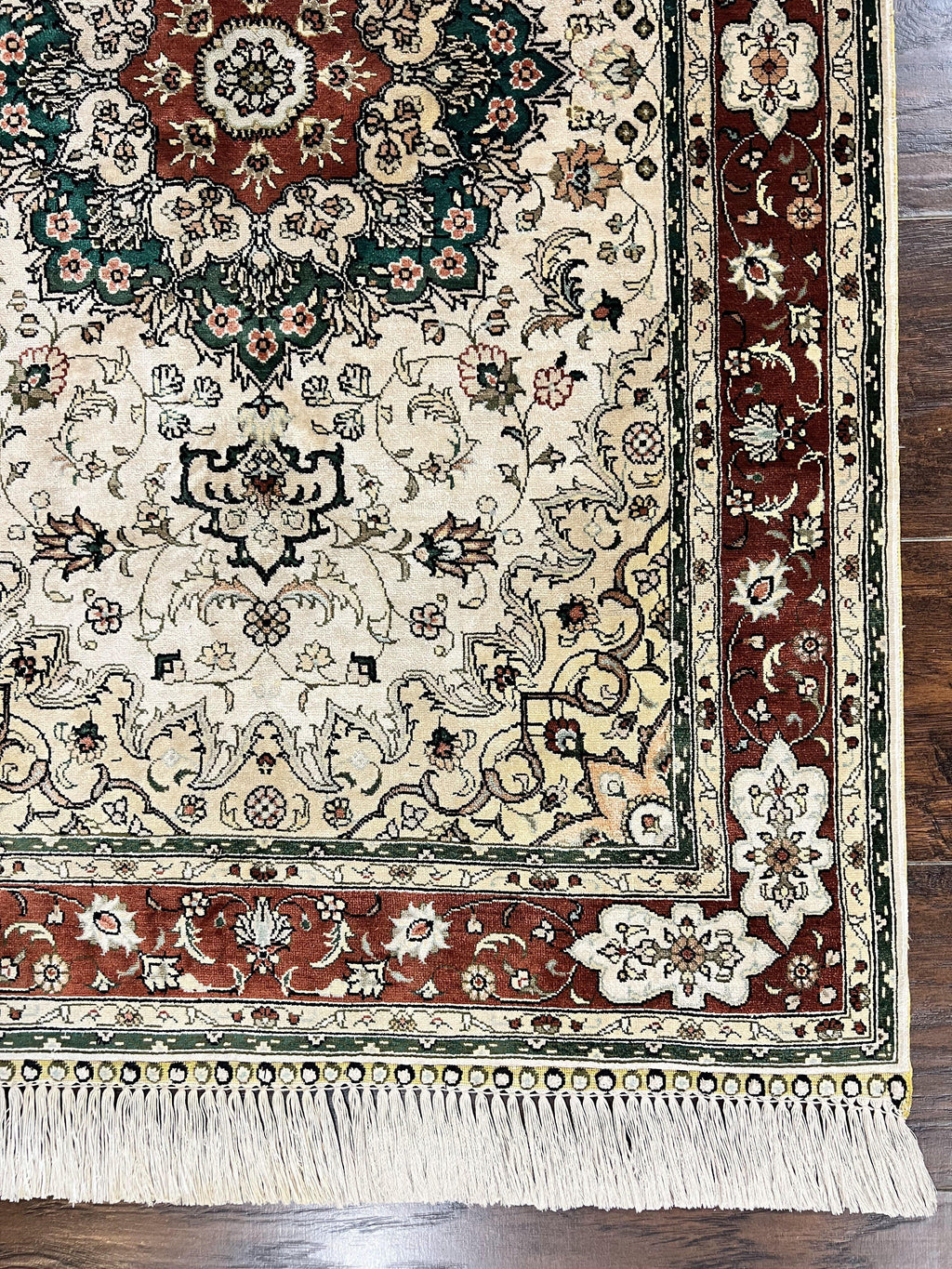Silk Turkish Kayseri Rug 2.7 x 4, Floral Medallion, Fine Oriental Carpet, Small Vintage Rug, Silk Pile on Silk Foundation, Hand Knotted
