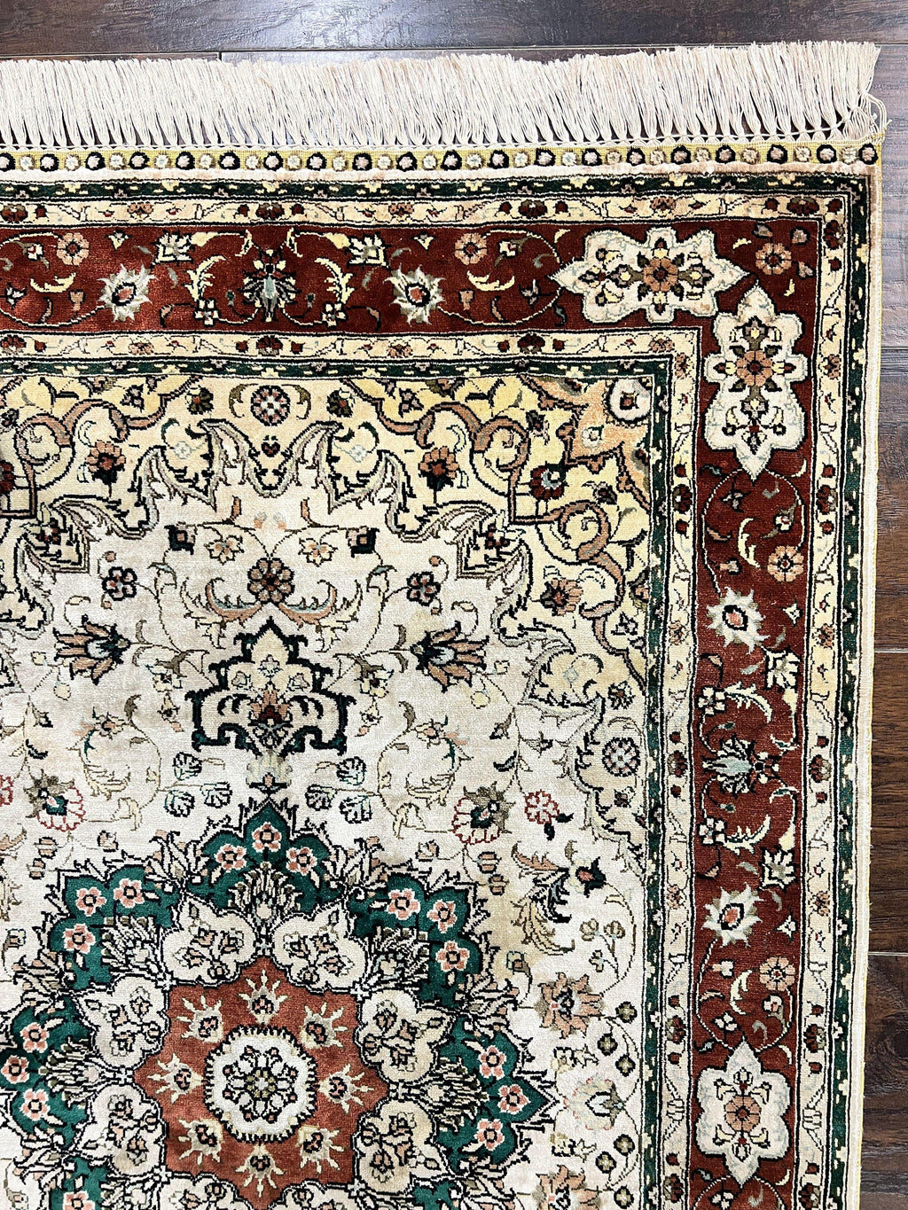 Silk Turkish Kayseri Rug 2.7 x 4, Floral Medallion, Fine Oriental Carpet, Small Vintage Rug, Silk Pile on Silk Foundation, Hand Knotted