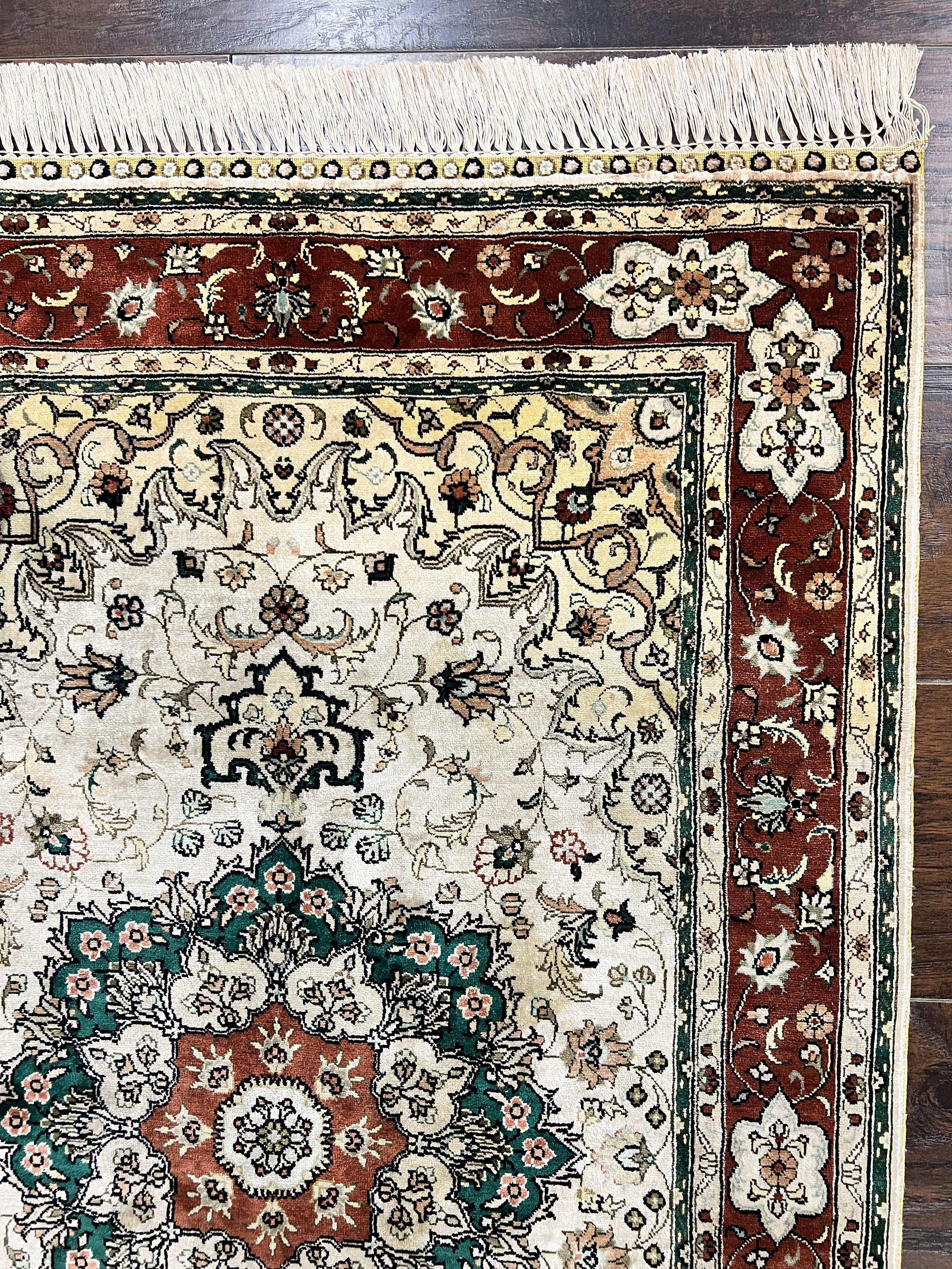 Silk Turkish Kayseri Rug 2.7 x 4, Floral Medallion, Fine Oriental Carpet, Small Vintage Rug, Silk Pile on Silk Foundation, Hand Knotted