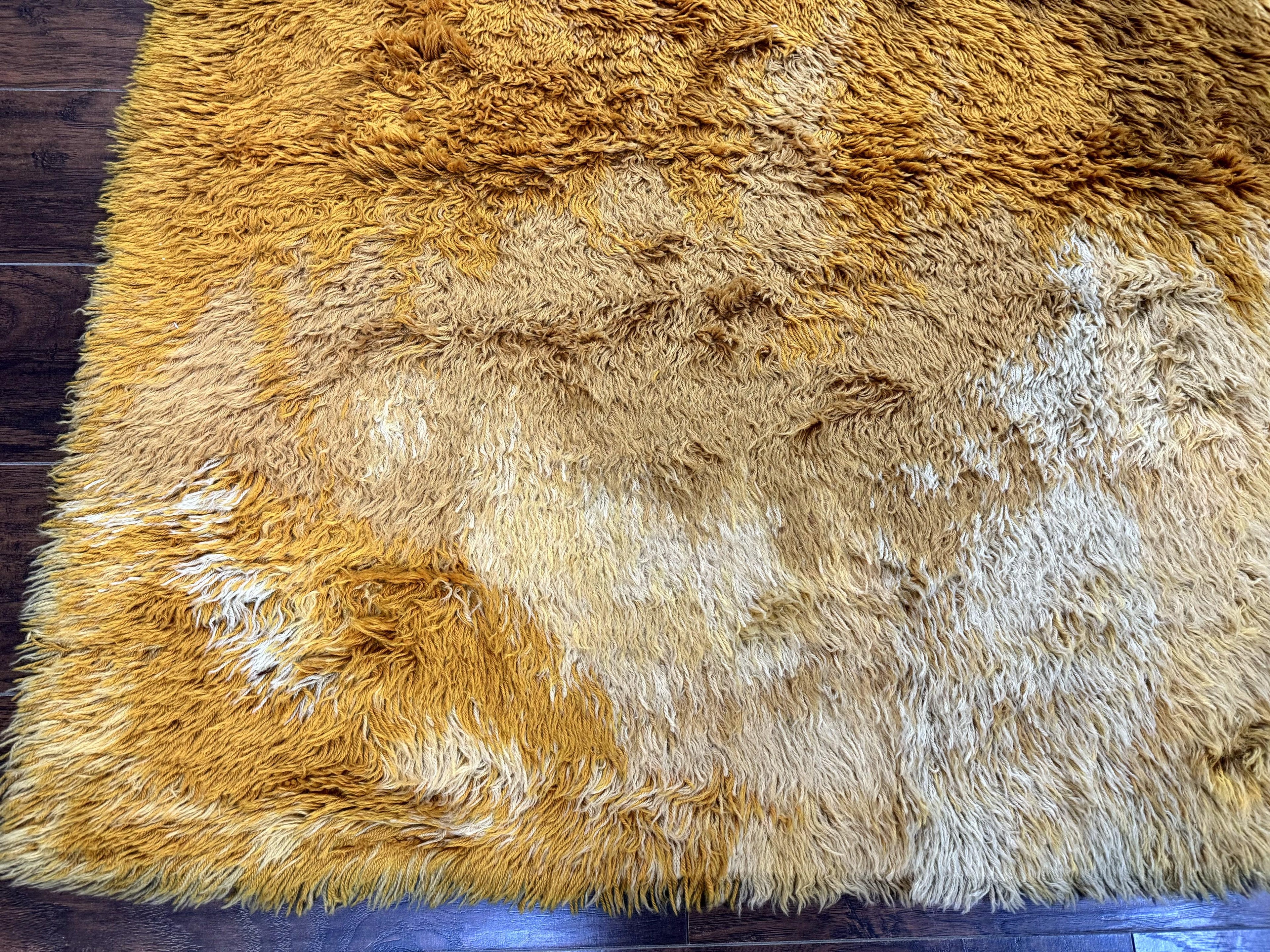 Rya Shag Rug 4.6 x 6, Shades of Yellow, Mid Century Vintage Carpet